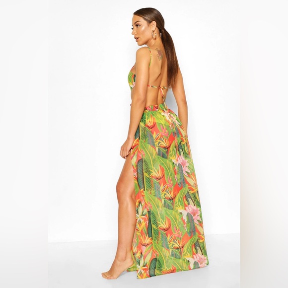 Boohoo Vibrant Floral Print Lightweight Dress Medium - Picture 3 of 6